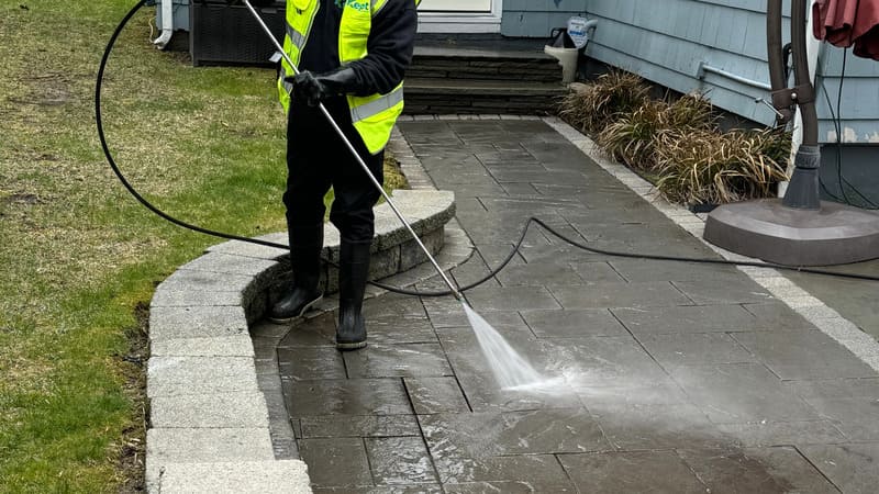 Patio / deck pressure washing service
