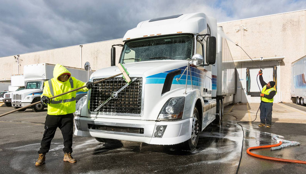 Modern image of Fleetwash truck cleaning